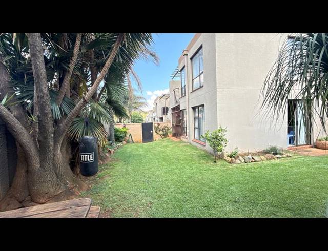 2 BEDROOM TOWNHOUSE FOR SALE IN GLENVISTA